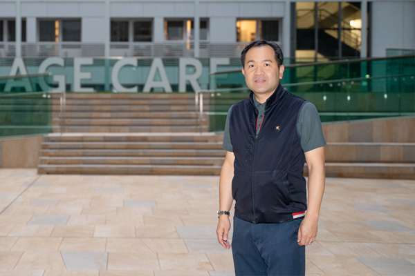 凌浩雲教授 凌浩雲教授